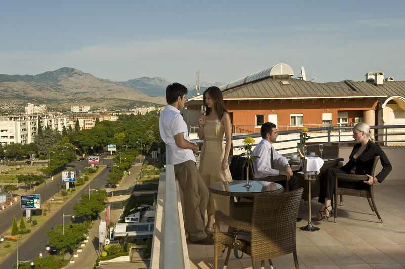 Aparthotel Premier 波德戈里察 餐厅 照片